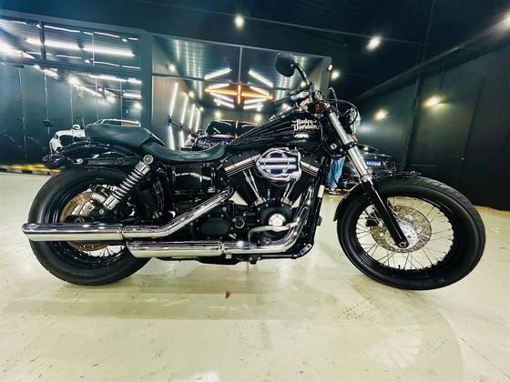 HARLEY-DAVIDSON DYNA STREET BOB 